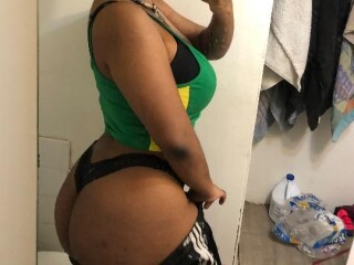 raven-female-escorts-in-toledo-oh