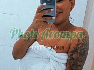 aryela-uma-gata-de-cabelos-longos-linda-de-pele-morena-photoacompanhantes